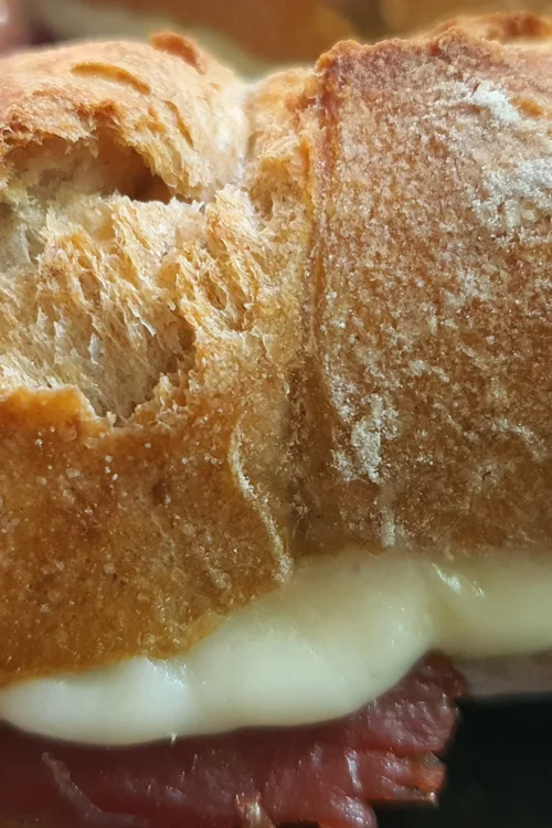 Sandes de Presunto com Queijo Amanteigado